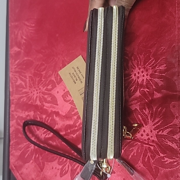 ****SALE***  👜 Chic Steve Madden Wristlet with Tag 👜 - Picture 5 of 11